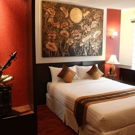 Mirth Sathorn Hotel Bangkok Ngoại thất bức ảnh