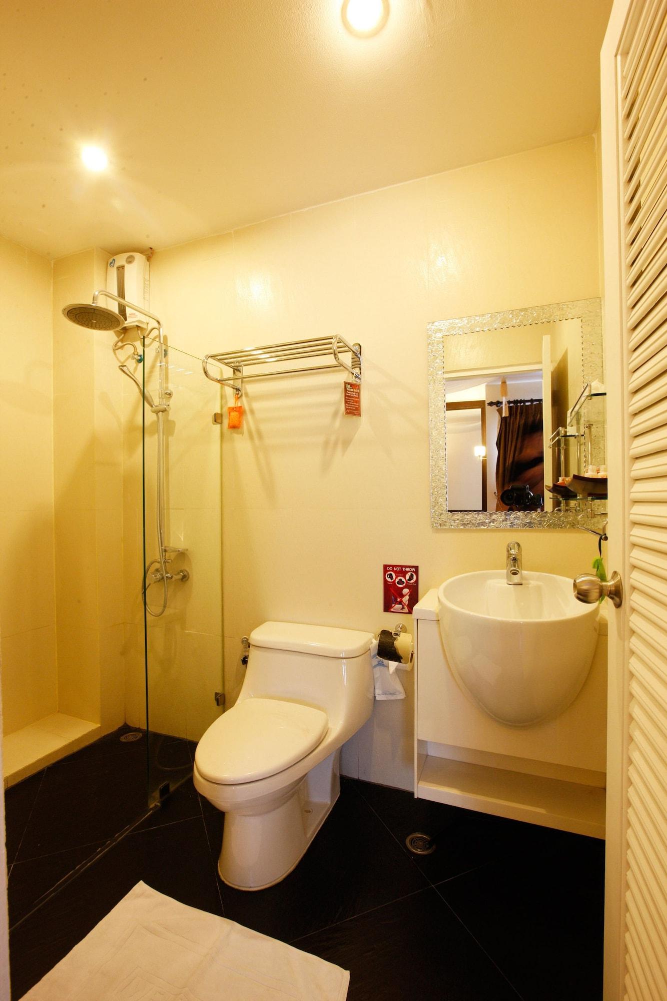 Mirth Sathorn Hotel Bangkok Ngoại thất bức ảnh