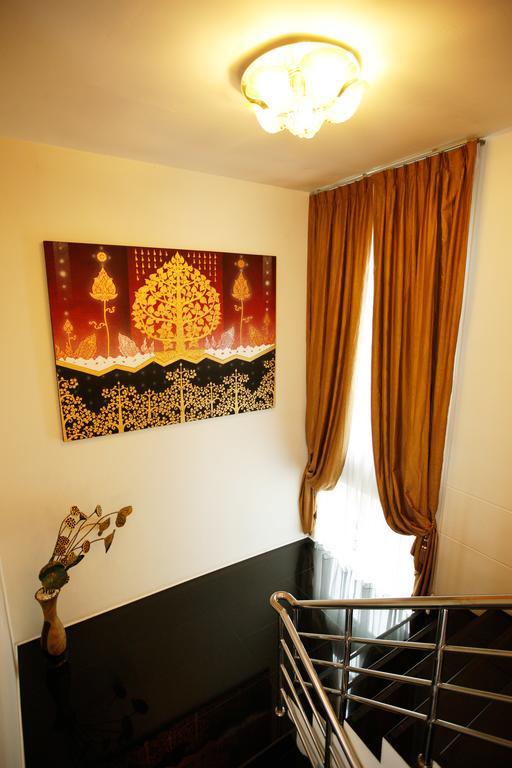 Mirth Sathorn Hotel Bangkok Ngoại thất bức ảnh