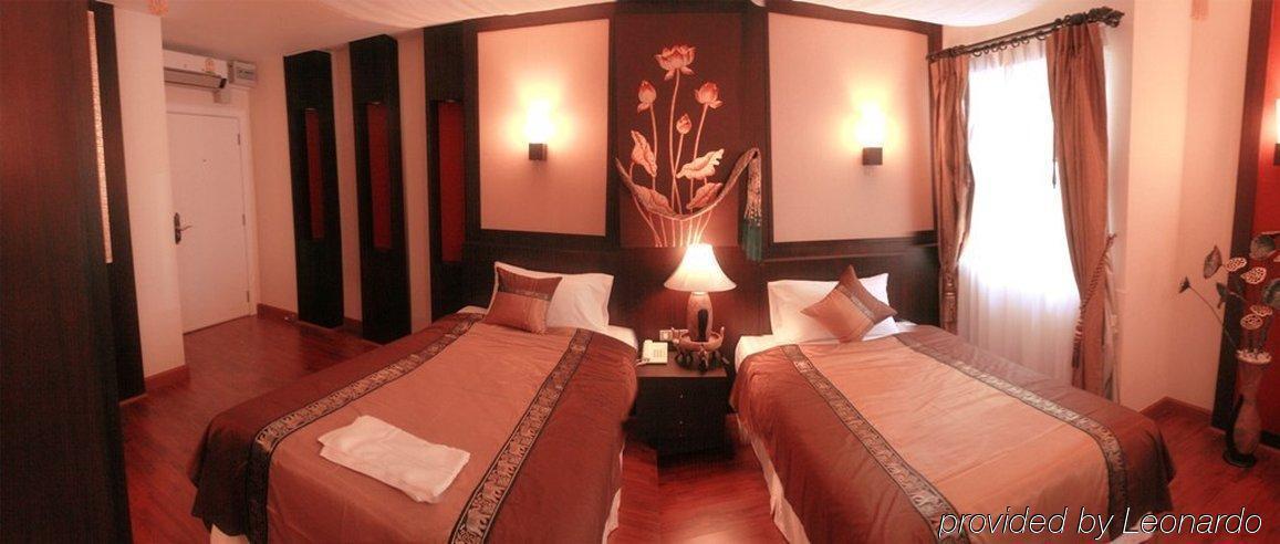 Mirth Sathorn Hotel Bangkok Ngoại thất bức ảnh